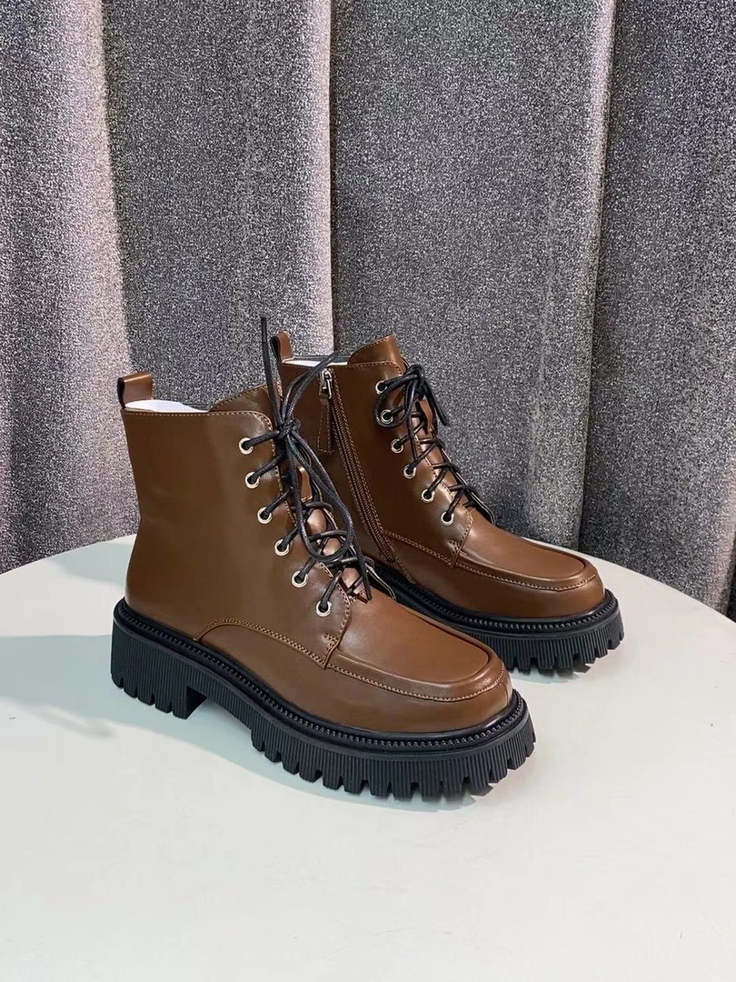 C1916 棕色绒里 时尚粗跟圆头真皮中筒靴 马丁靴