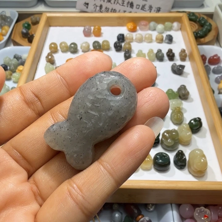 用***2和田玉未镶嵌珠宝奇石