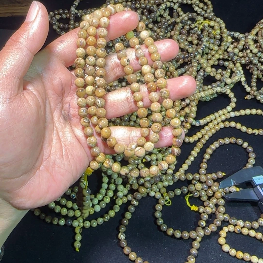 琥珀未镶嵌裸石琥珀