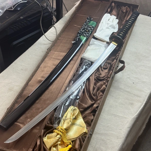 龙泉昊天 . 武士刀 乌玆钢  半包鱼皮鞘  未开刃