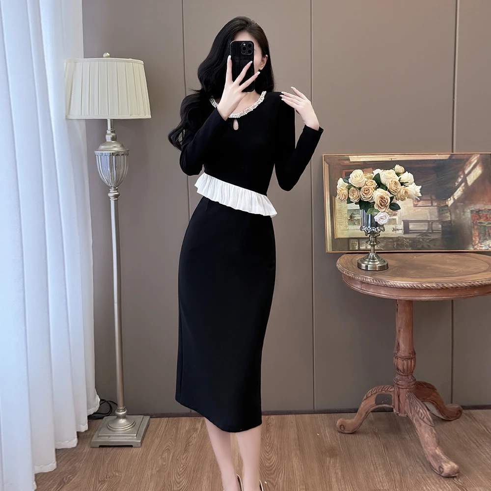 法式轻奢连衣裙女春秋款高级质感洋气别致小黑裙子时尚显瘦打底裙