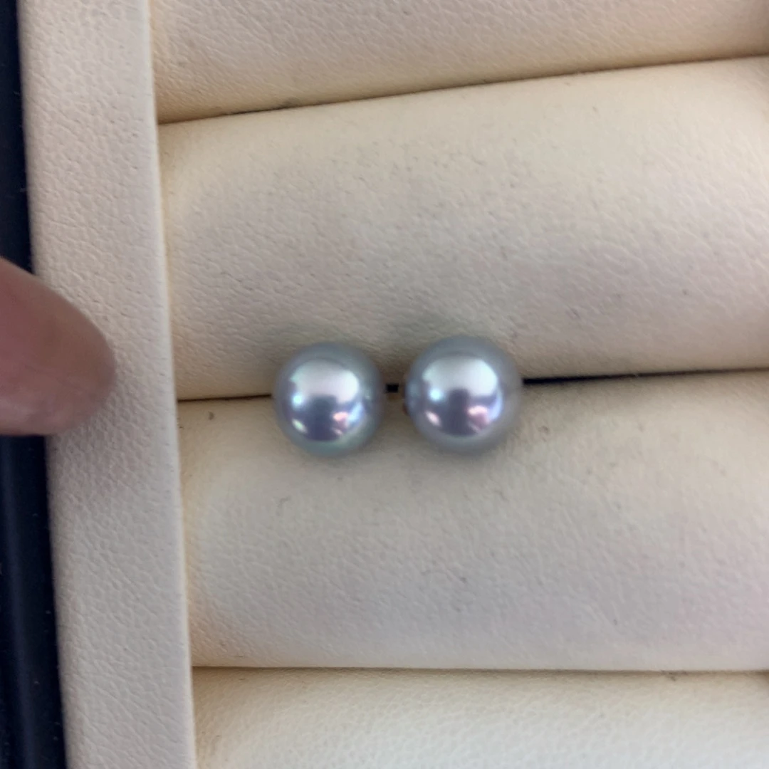 18K金镶嵌海水珍珠耳饰