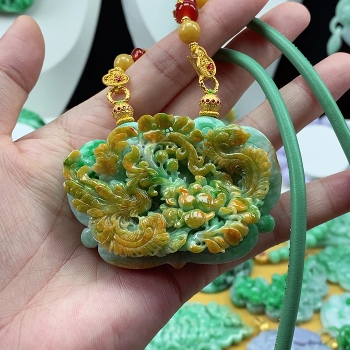 翡翠颈饰未镶嵌翡翠吊坠