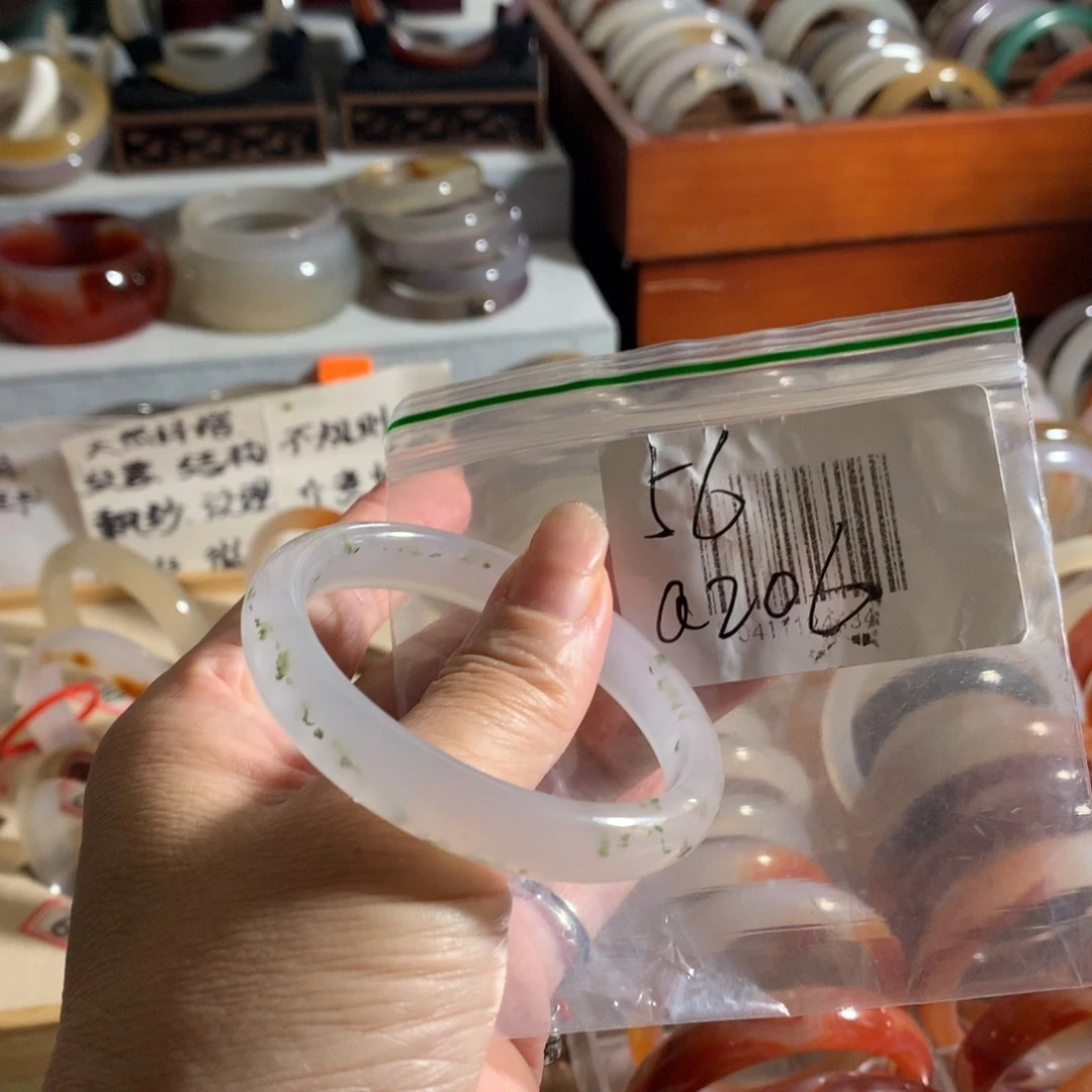 手镯玛瑙/玉髓未镶嵌可*56