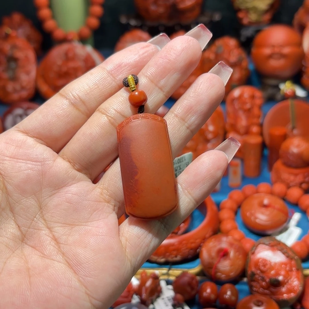 南红玛瑙雕刻未镶嵌