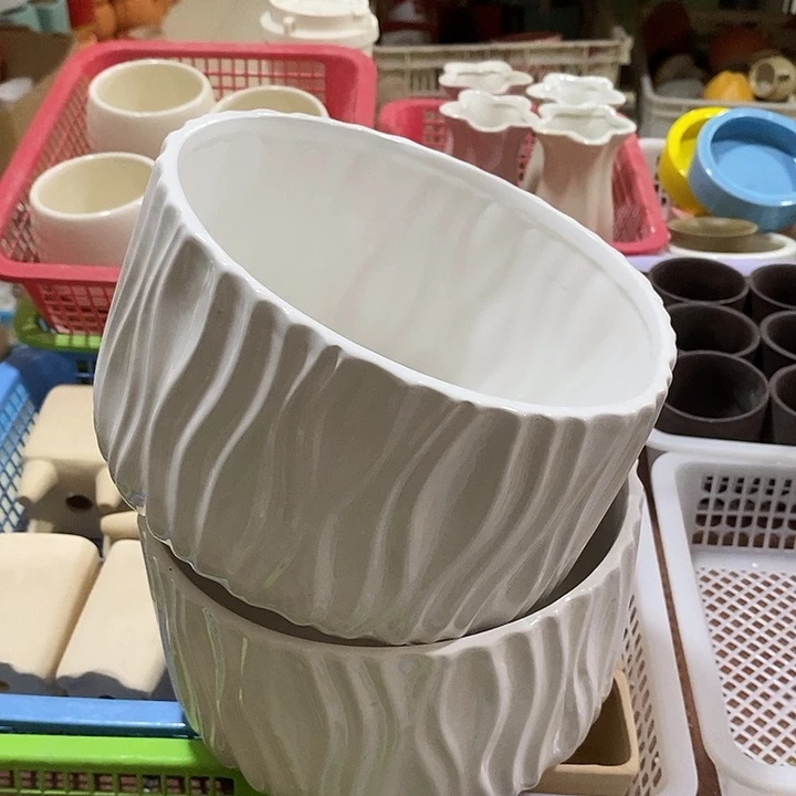 陶盆有孔 瑕疵针孔漏釉介意勿拍外口 18外高10