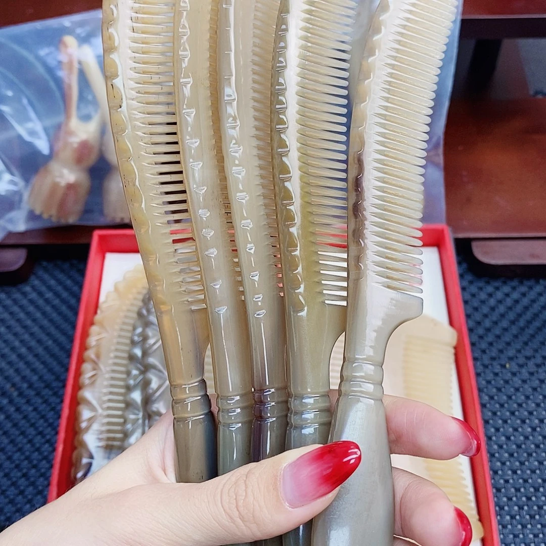 纯手工制作纯牛角梳子