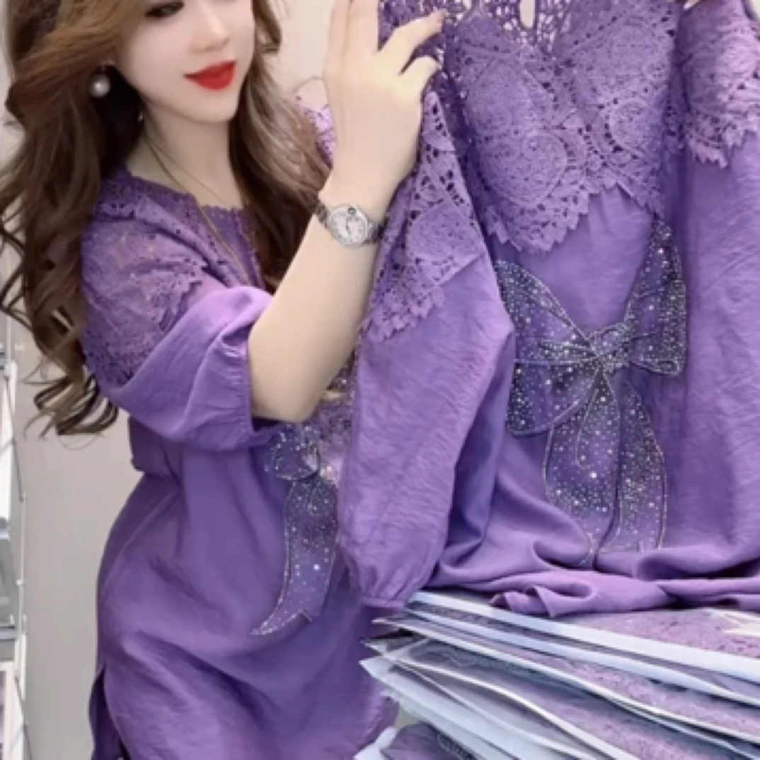 镶钻圆领洋气百搭蝴蝶结网红减龄宽松型蝴蝶烫钻T恤