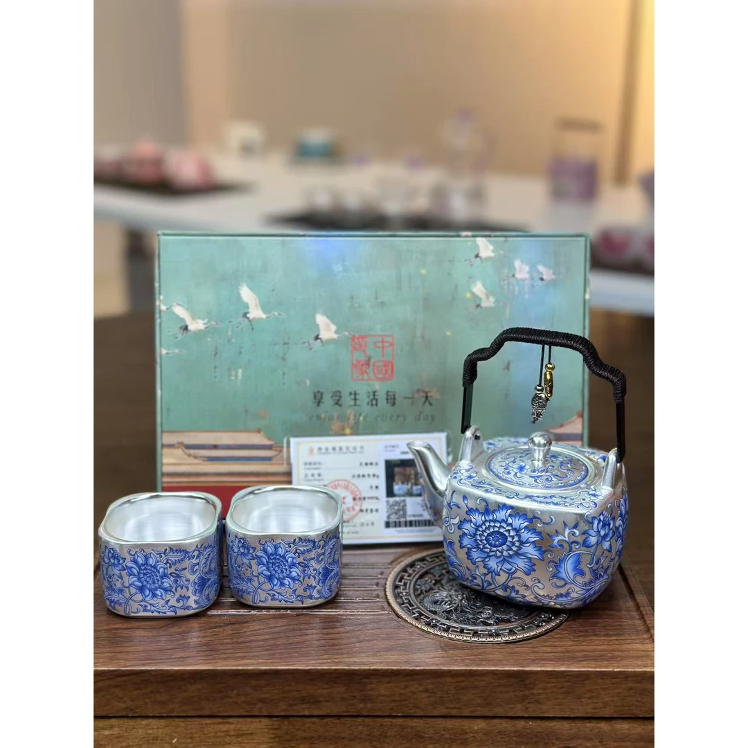 缠枝莲牡丹提梁壶一壶两杯+绿色飘金礼盒+轻奢实木龙茶盘@z700
