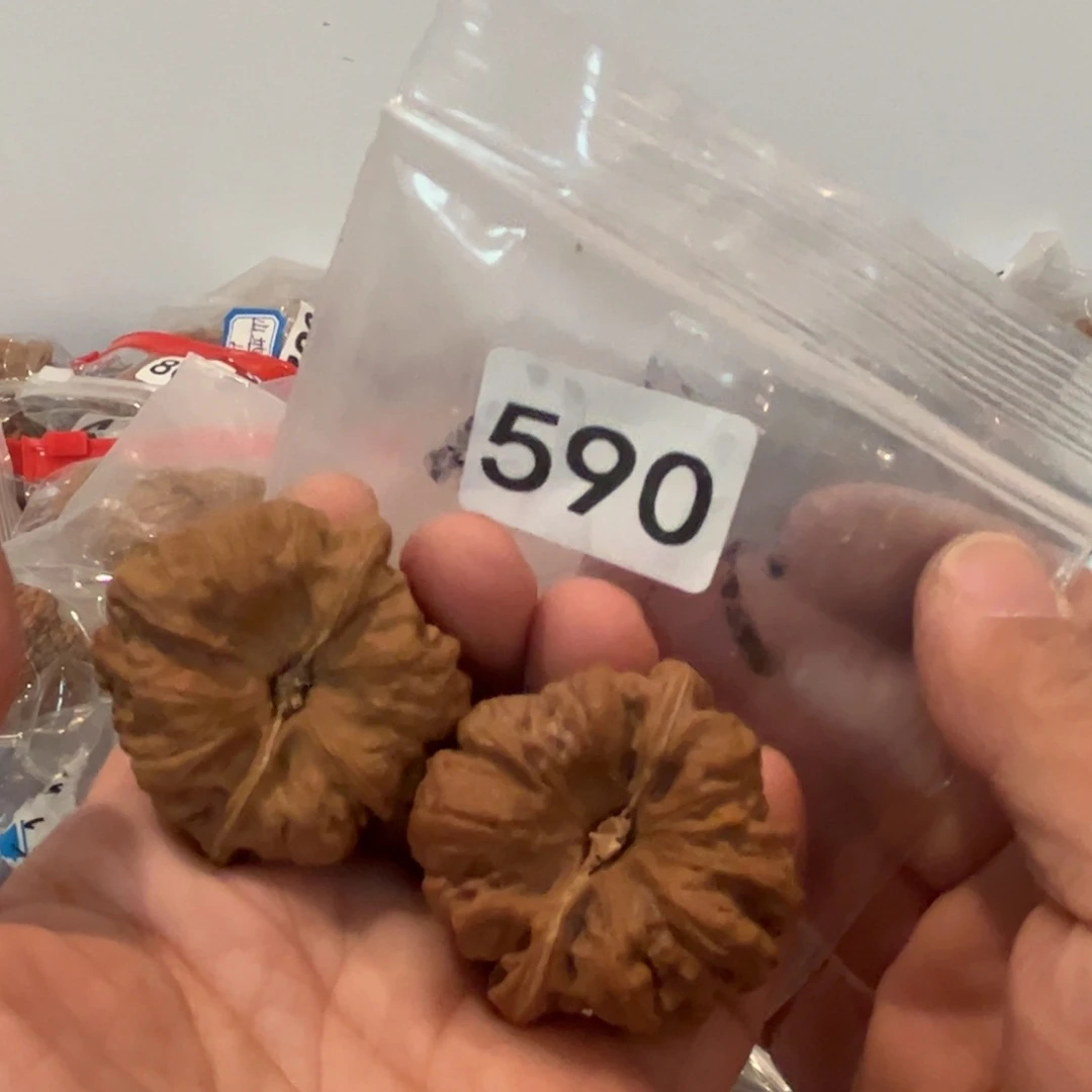 吊坠文玩核桃平谷凹底38有点虚尖