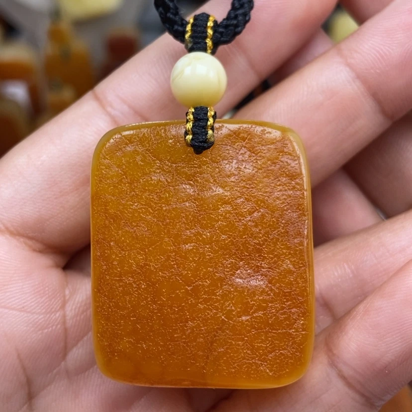 【闪购商品】琥珀颈饰未镶嵌