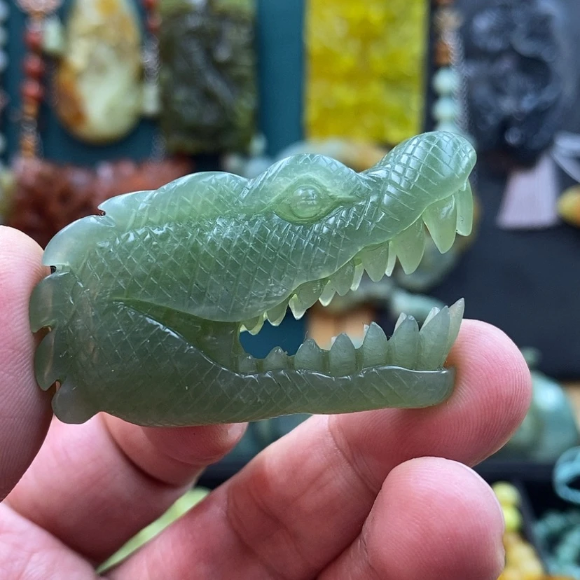 【闪购商品】未镶嵌蛇纹石玉吊坠