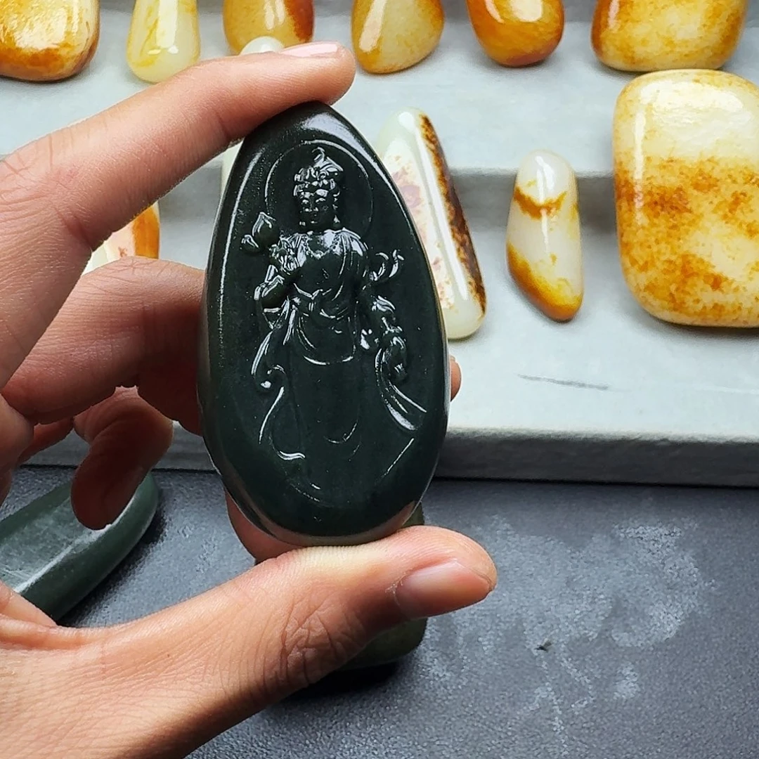 和田玉未镶嵌颈饰