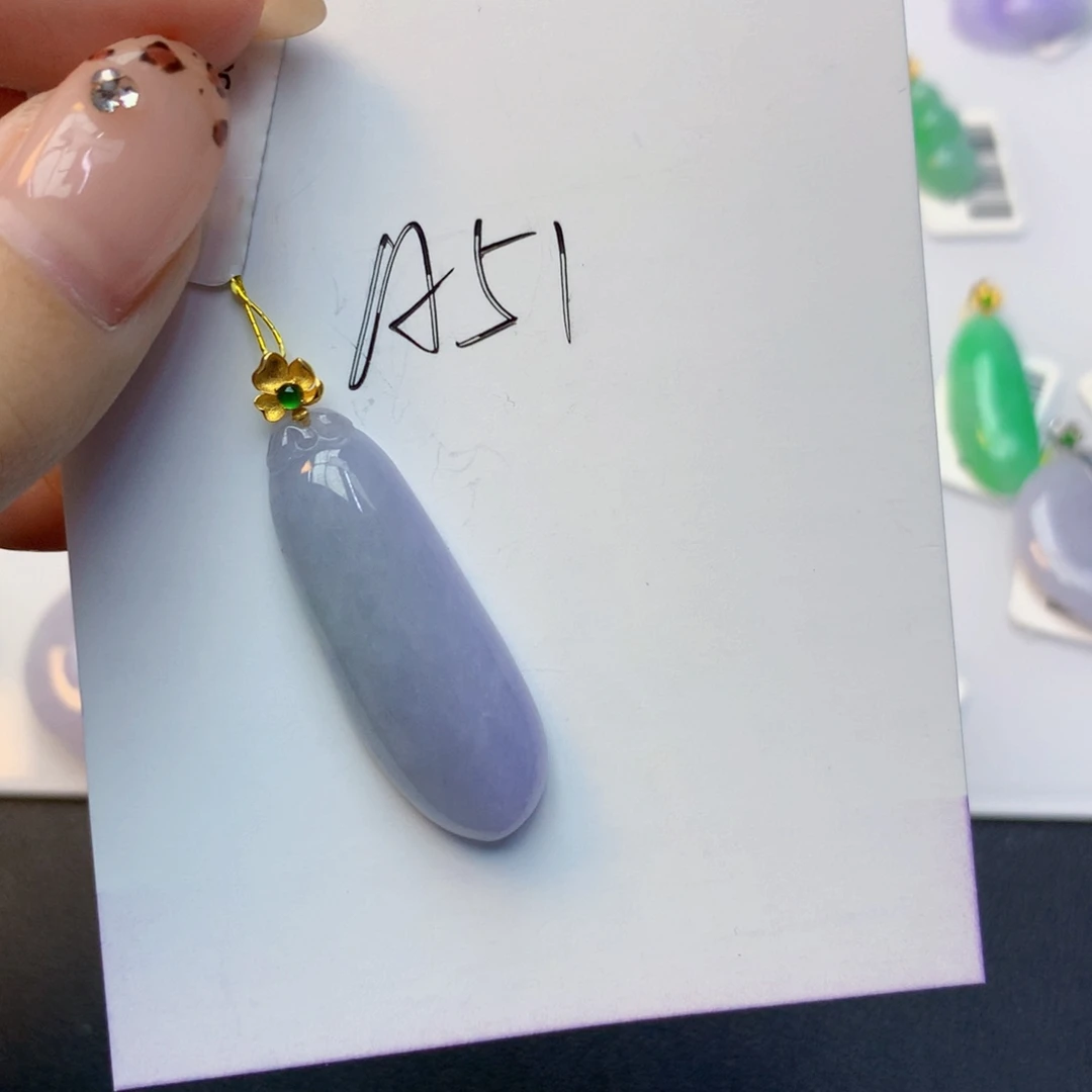 翡翠18K金镶嵌颈饰翡翠