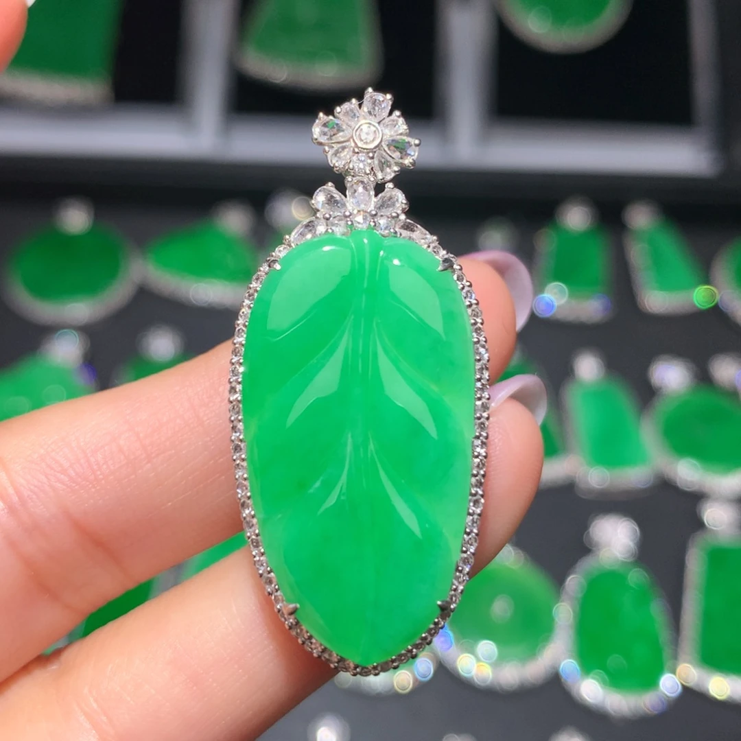 翡翠颈饰18K金镶嵌翡翠