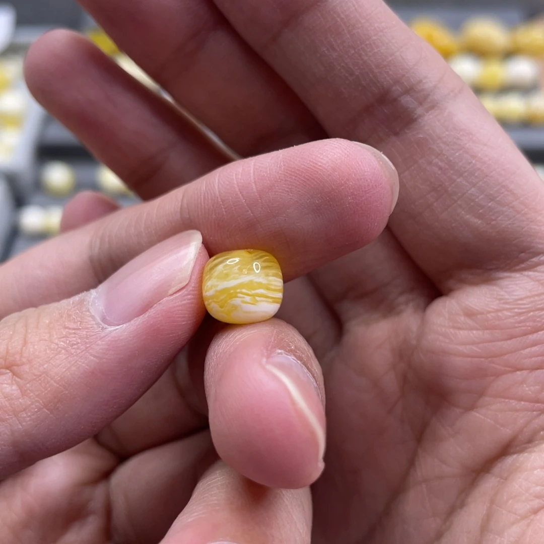 琥珀未镶嵌裸石虎皮微瑕9+