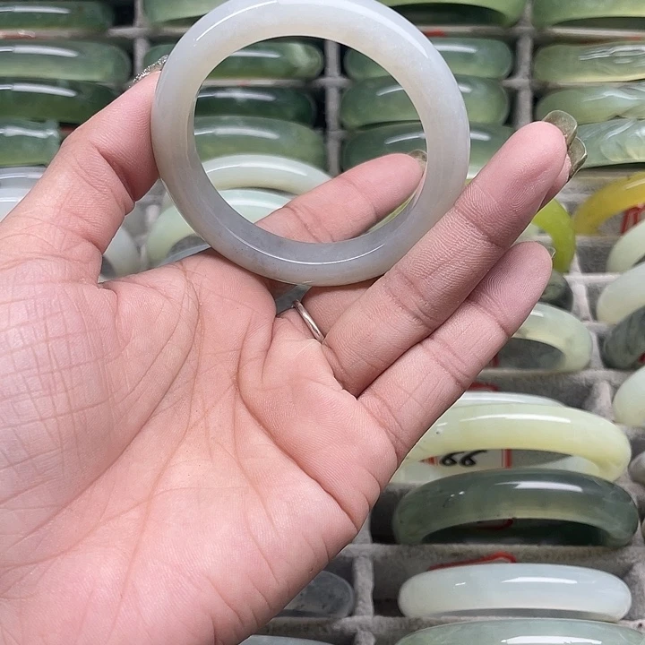 蛇纹石玉未镶嵌手镯54