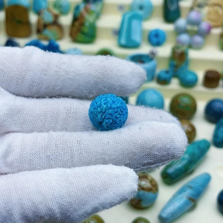 绿松石颈饰未镶嵌