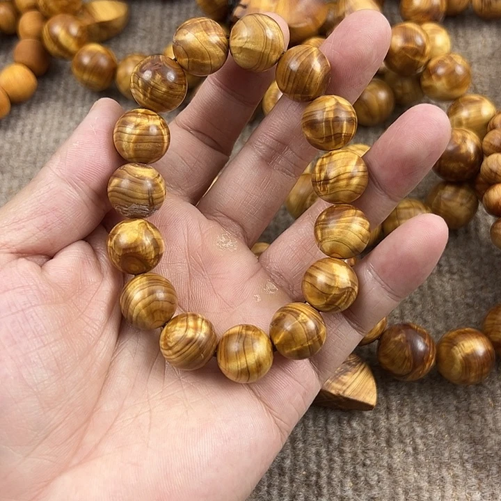 木张*森太行崖柏1.5闪电龙胆。。。。。