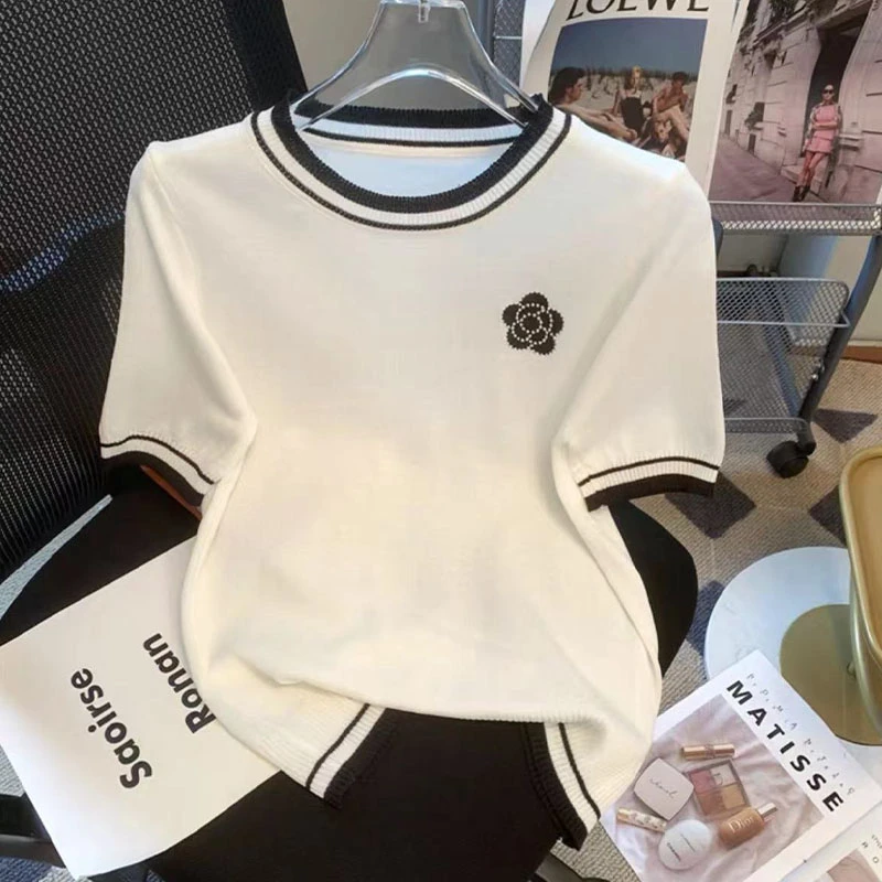 【莱赛尔天丝】~圆领山茶花刺绣针织短袖女简约百搭打底衫上衣-1