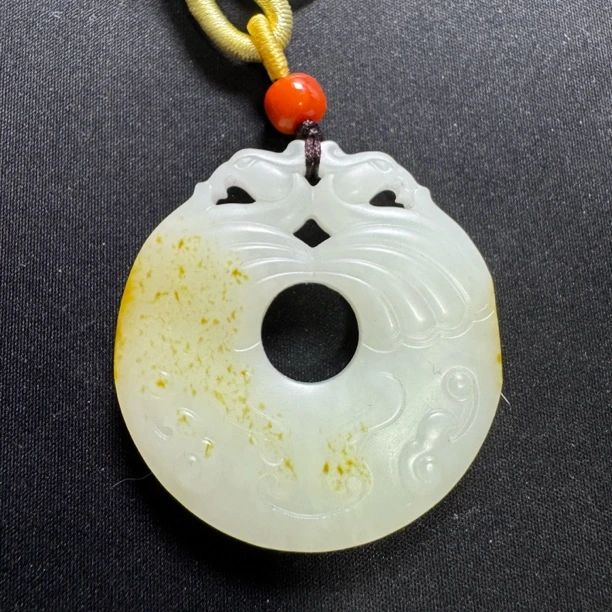 1146-和田玉带皮凤凰佩