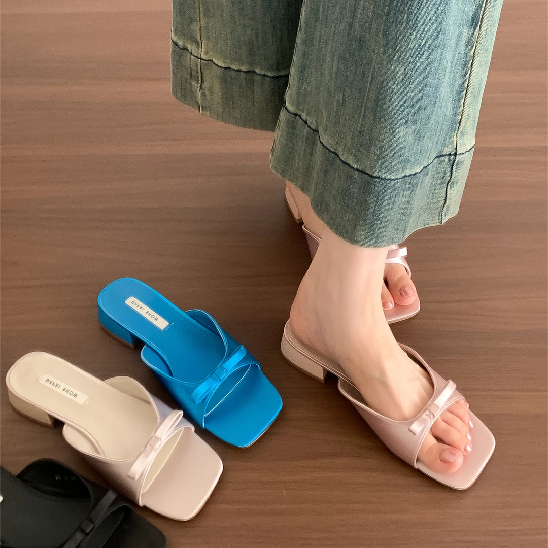 欢梨"温柔缎面"法式粗跟蝴蝶结一字带凉拖鞋女夏外穿粗跟露趾凉鞋