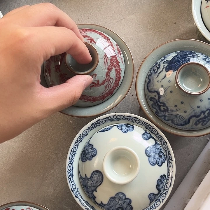 摆件景德镇釉里红铠甲龙两才马蹄盖碗