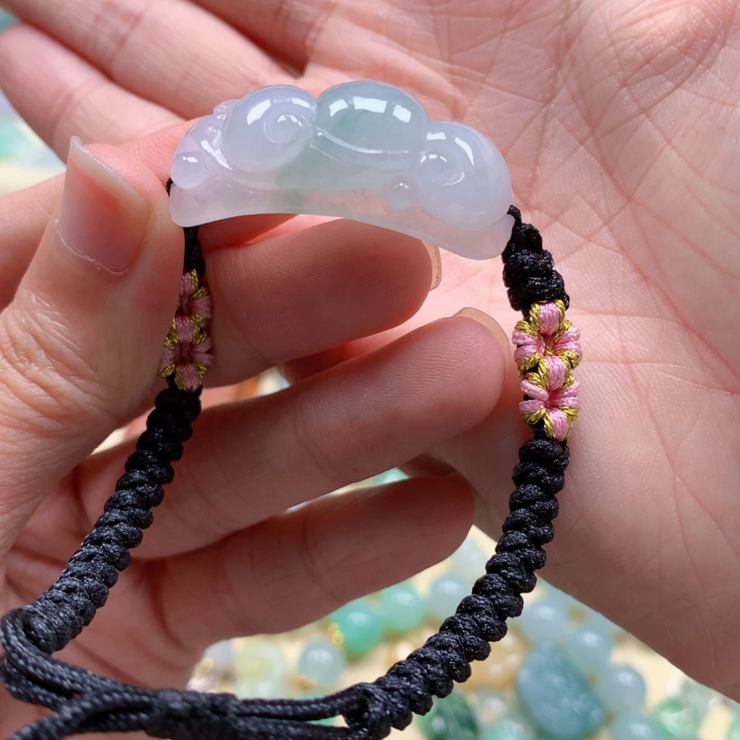 翡翠未镶嵌颈饰是