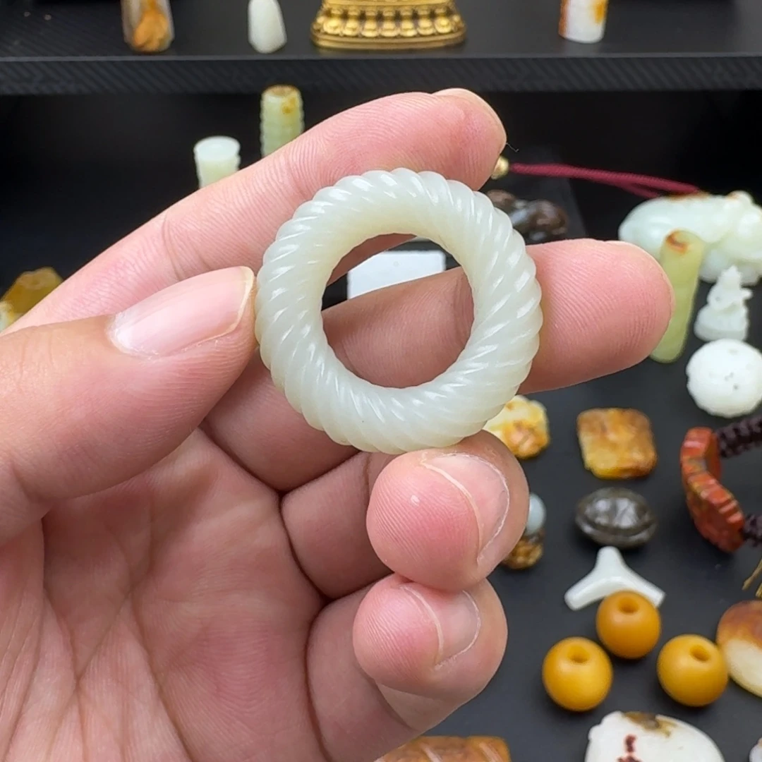 和田玉（糖玉）未镶嵌颈饰