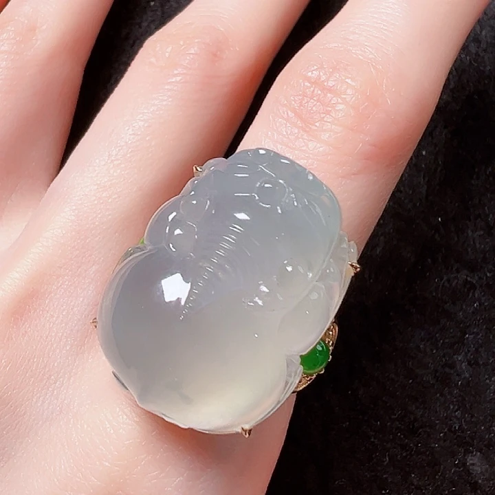 翡翠戒指18K金镶嵌签收后24小时鉴赏期，过时不退