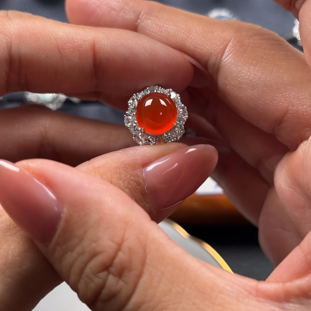 雪***…南红玛瑙未镶嵌戒指保山南红原矿戒面