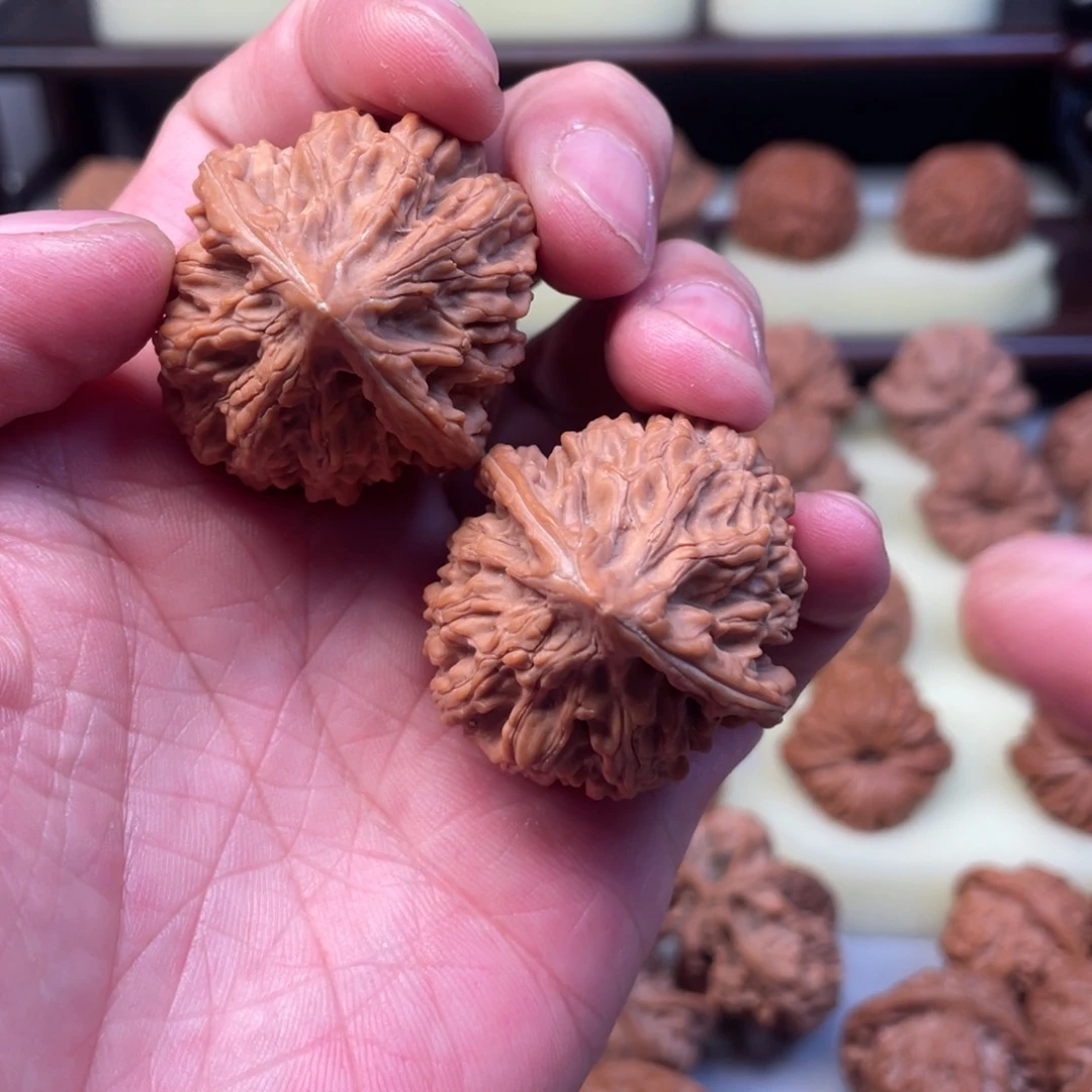 文玩核桃把件?****Q玉龙粗筋