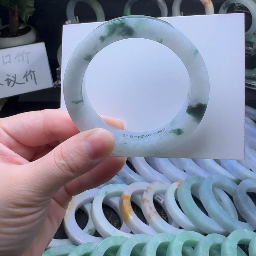 未镶嵌翡翠手镯定制翡翠