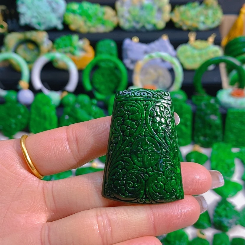 【闪购商品】翡翠颈饰未镶嵌平安无事牌