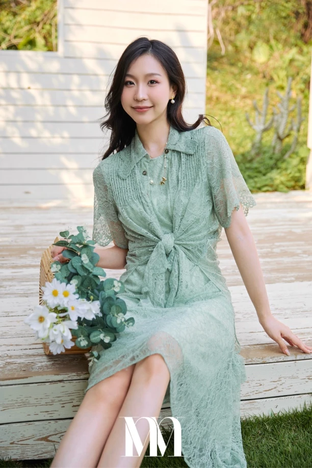 mithworld 花瓣领蕾丝衬衫