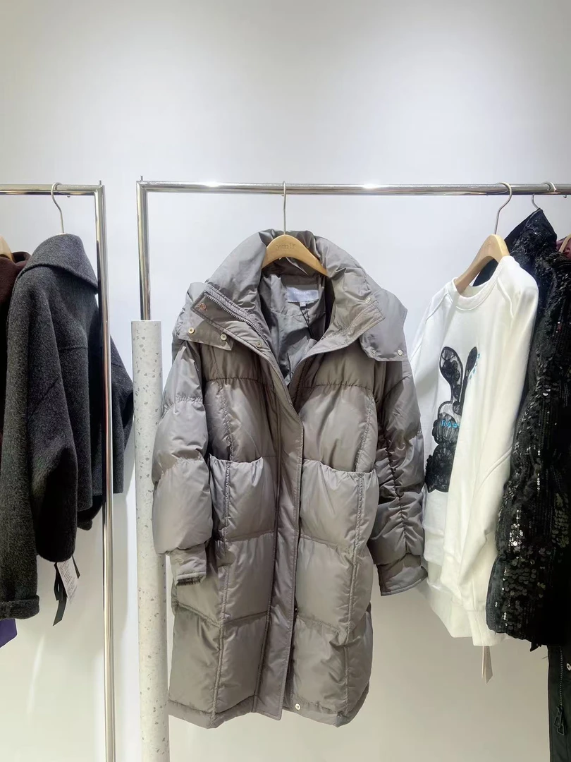 依目新款羽绒服，又轻又保暖