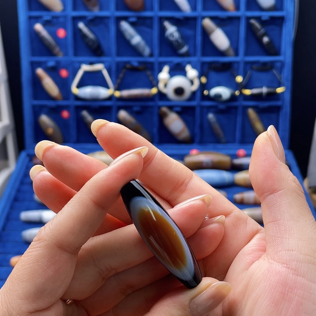 用***丰玛瑙/玉髓未镶嵌珠宝半成品