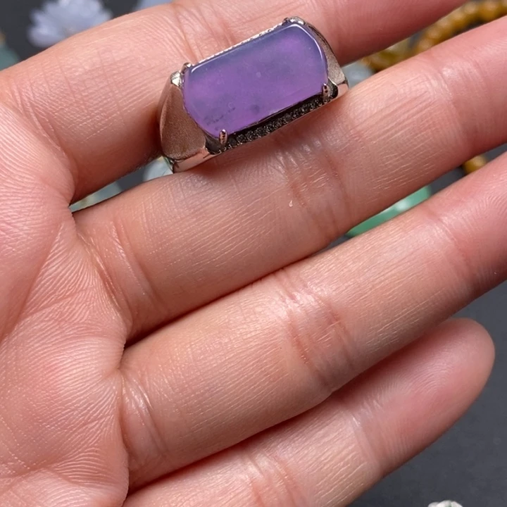 翡翠未镶嵌颈饰翡翠首饰