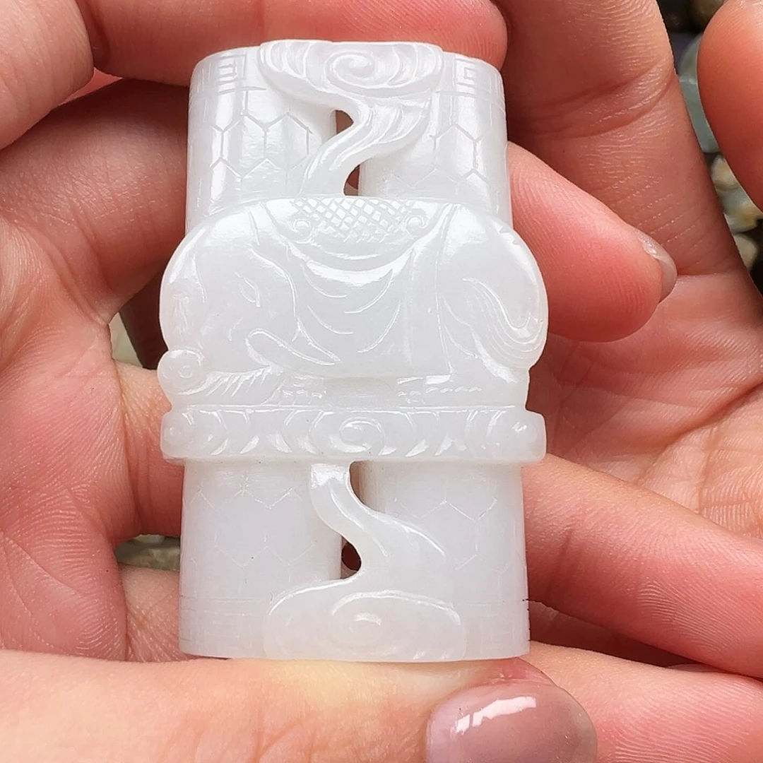 和田玉颈饰未镶嵌咕*哒