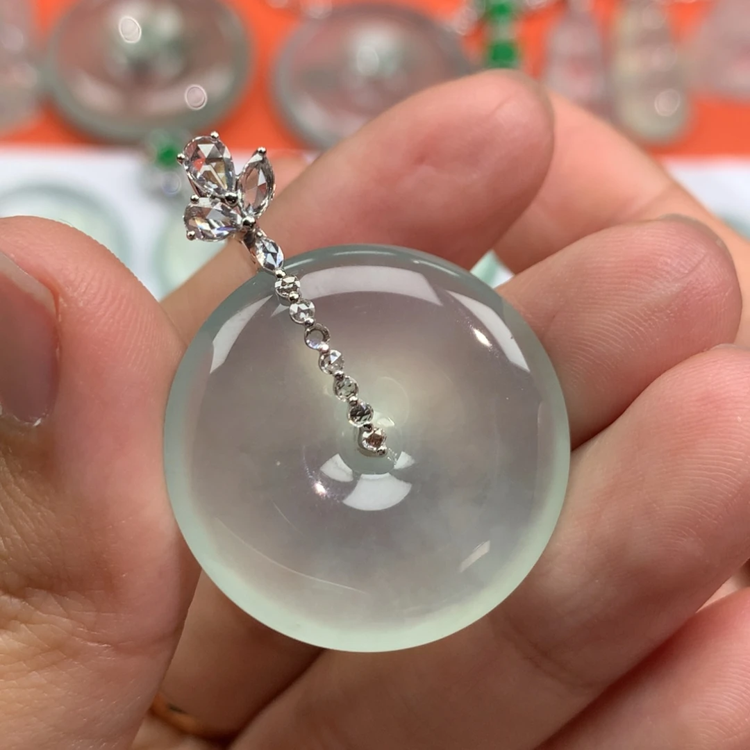 翡翠18K金镶嵌颈饰33