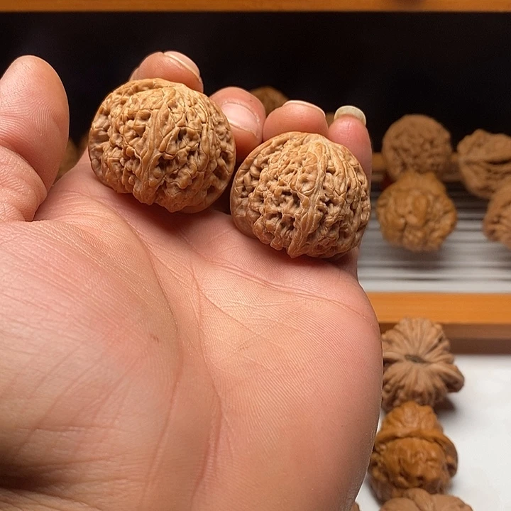 文玩核桃吊坠全品密纹38