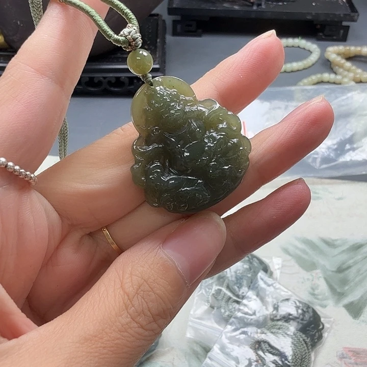 和田玉未镶嵌颈饰14