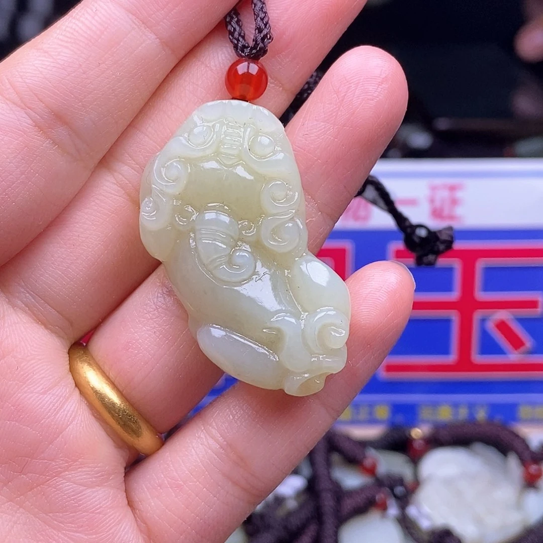 颈饰未镶嵌和田玉