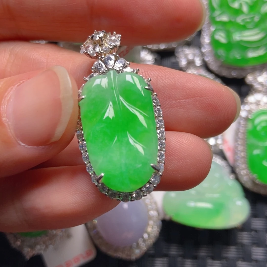 翡翠银S925镶嵌颈饰树叶吊坠