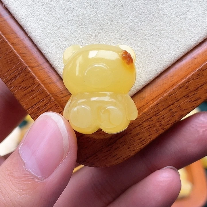 琥珀裸石未镶嵌蜜蜡