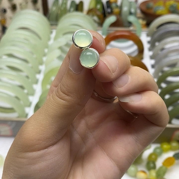 蛇纹石玉合金耳钉