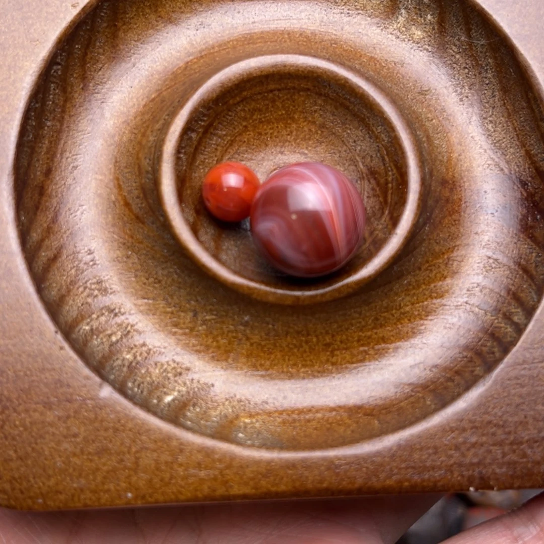 南红玛瑙圆珠未镶嵌缥*峰