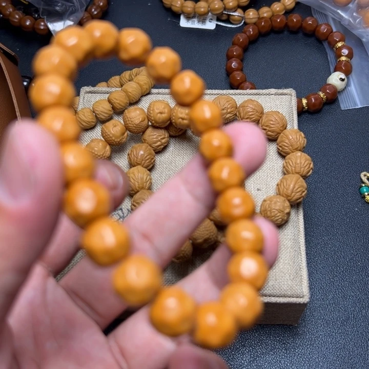 猴头核桃手串看看咯