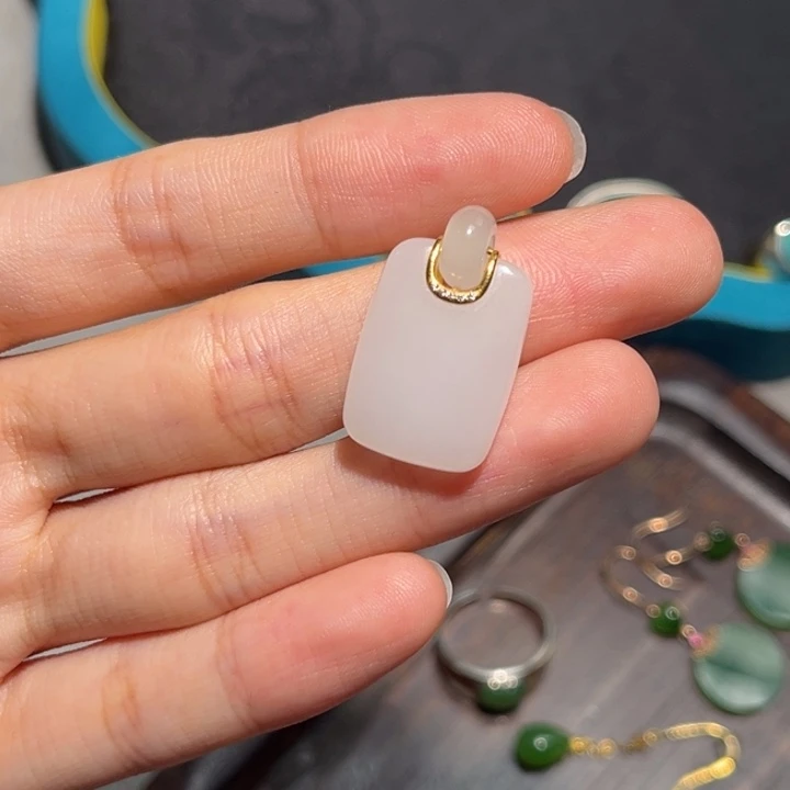 和田玉未镶嵌挂件高白牌子