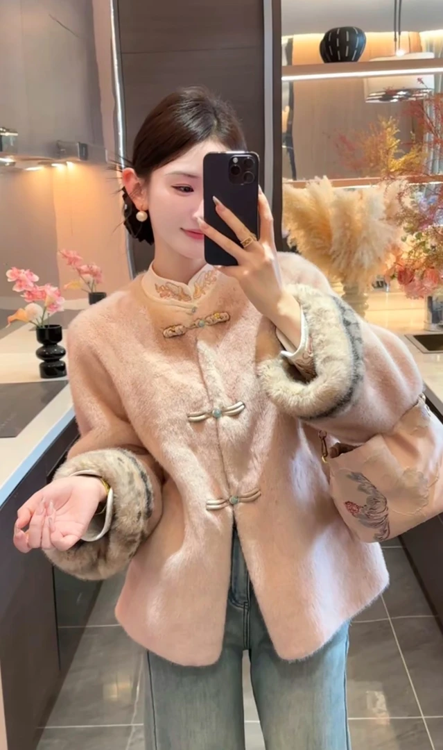 周粥铭顺-【玉锦】2025新款皮绒一体气质时尚百搭外套JJD4WT8167